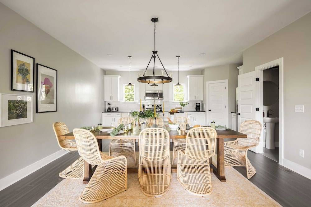8 Nashville Homes w/ 21 Bedrooms, 21 Baths & Space for 74, Just Minutes From Broadways Nightlife, Dining, and Music Scene Cherokee by Avantstay