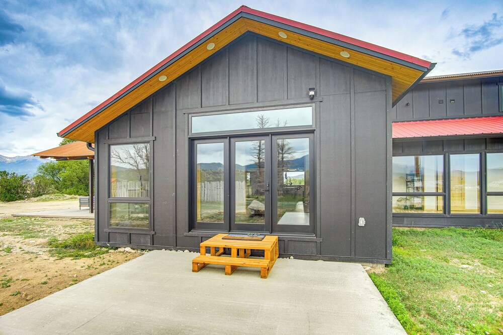 Stunning 14er Views! Private 6-acre Salida Retreat