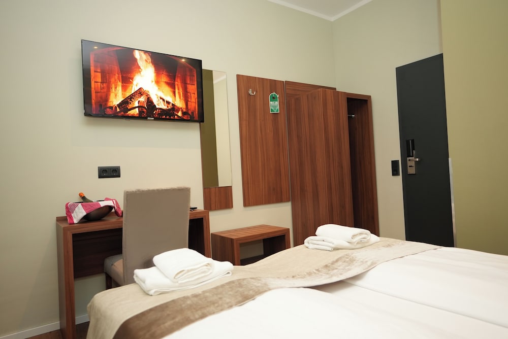 Frankfurt Vacations - Hotel Attache - Property Image 128