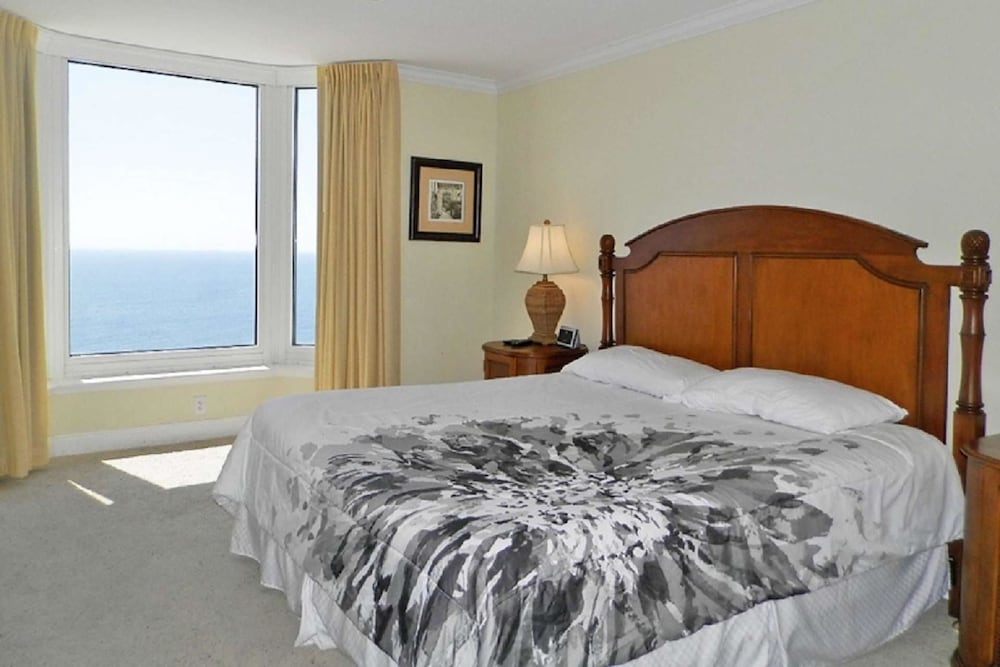 Emerald Beach Resort 2 Bedroom Apartment view 2