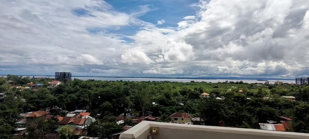 Room in Studio - Luxury Condo-sea View- Near Beach