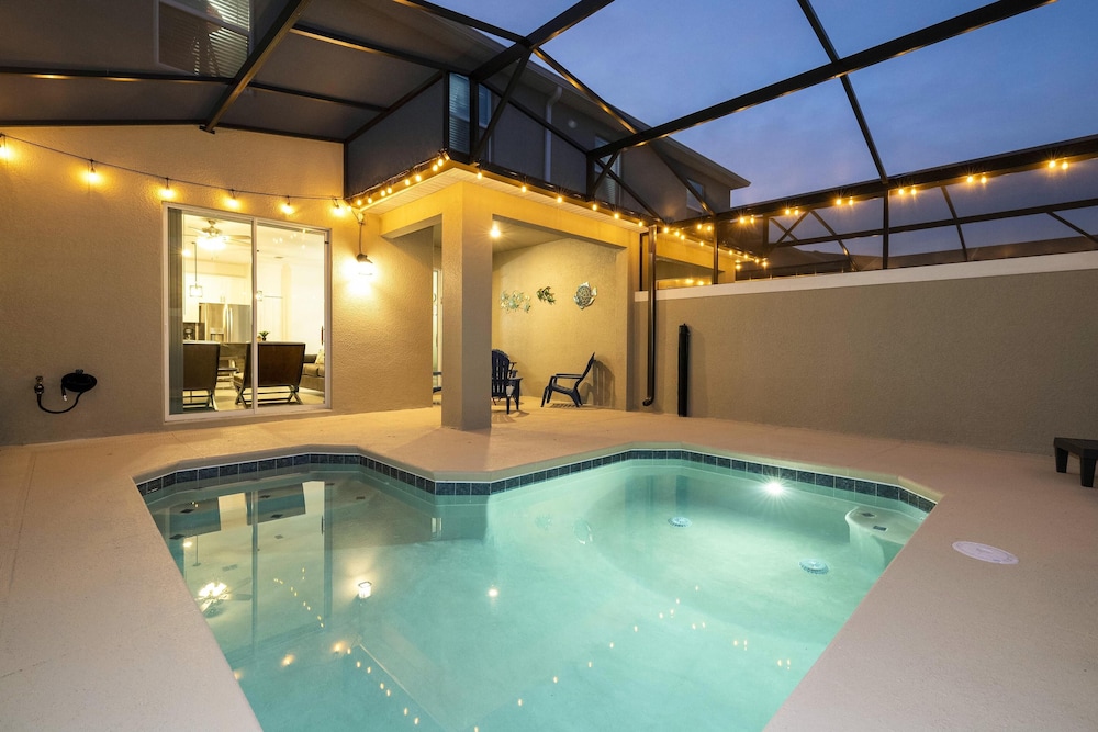 Storey Lake Resort, Private Pool, Near Famous Attractions!!