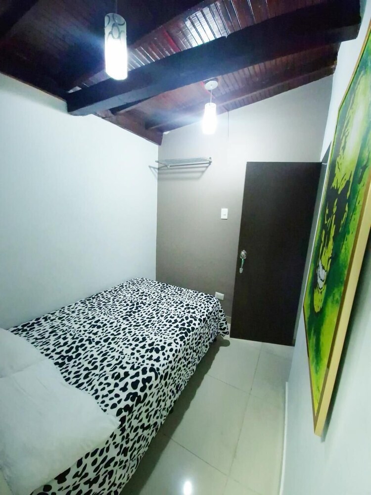 $ PROMO $ 11 Bedrooms with bathrooms Aprtmnt + 2 Jacuzzis and a rooftop pool. @Poblado