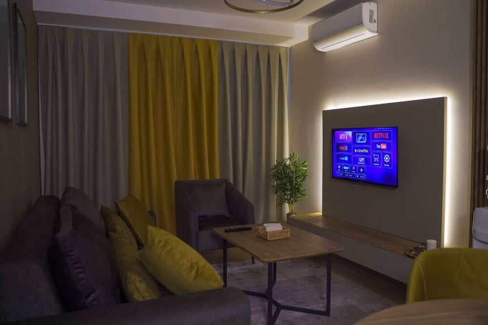 Elegant1 1apartment With Terrace - Core Living