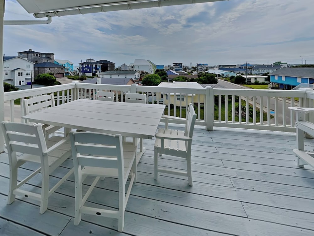 Shore Sounds Fun by Topsail Realty