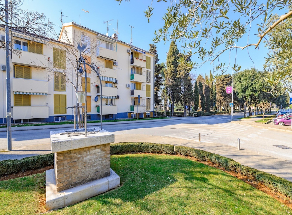 Premium Apartment With Patio