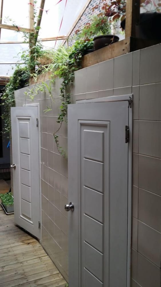 iCOS Guesthouse 1 for Female - Hostel