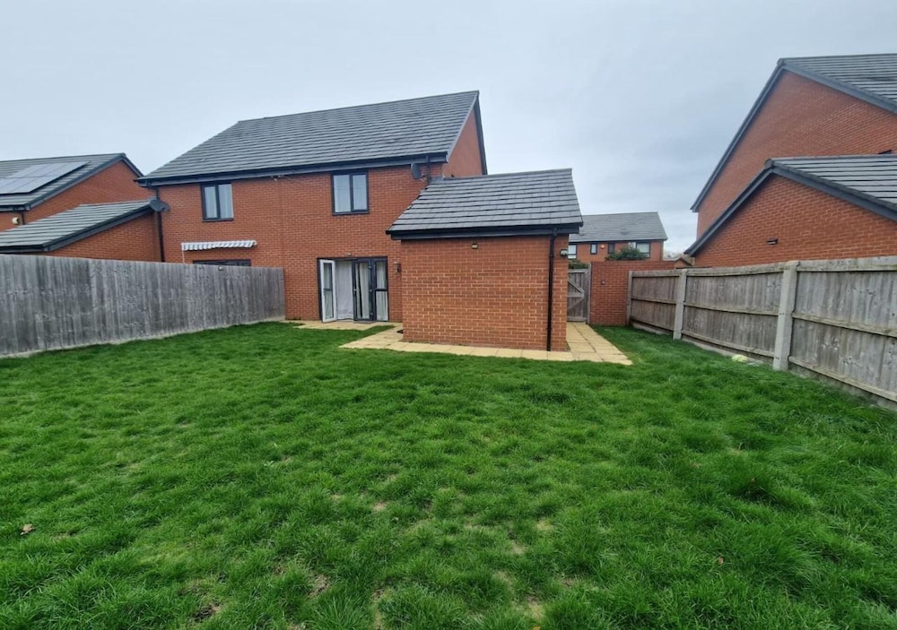 3bedroom Near Nec & Airport W/parking and Garden