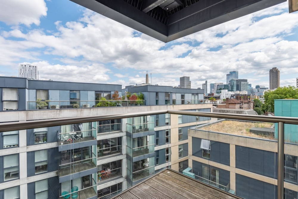 Old Street - Sleek Apartment