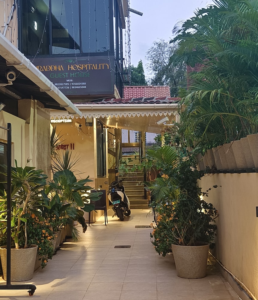 shradha luxury room