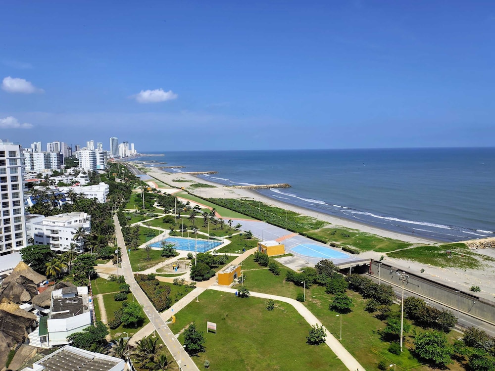 w Luxurious Loft w Balcony in Crespo