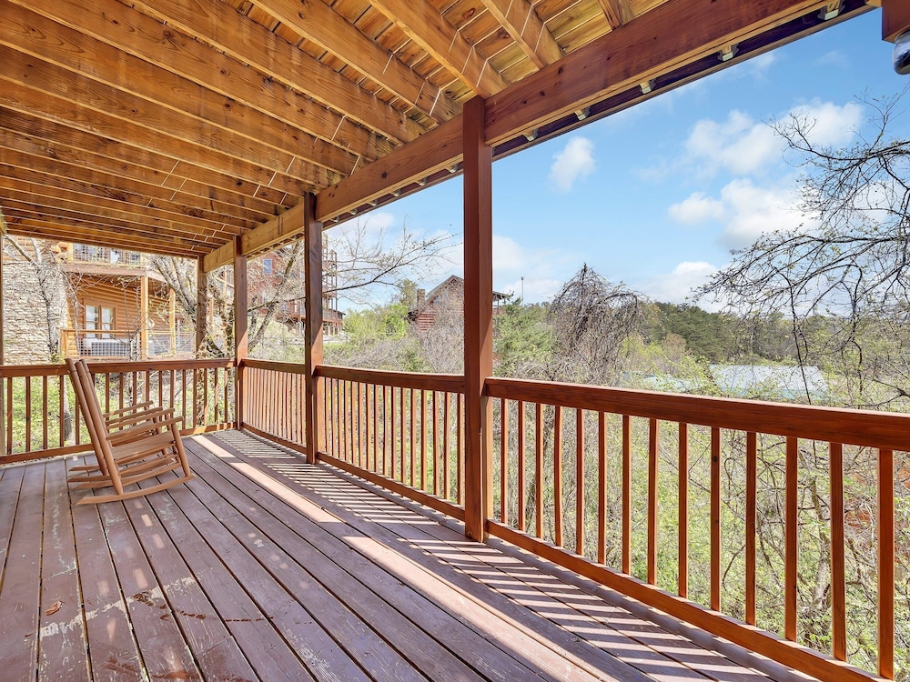 Ern860 - Cozy Bear Overlook 4 Bedroom Cabin