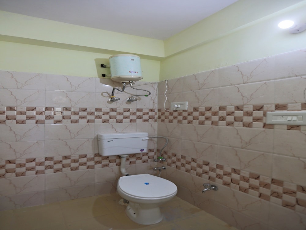 SPOT ON 48911 Sukhrali Residency - Property Image 8