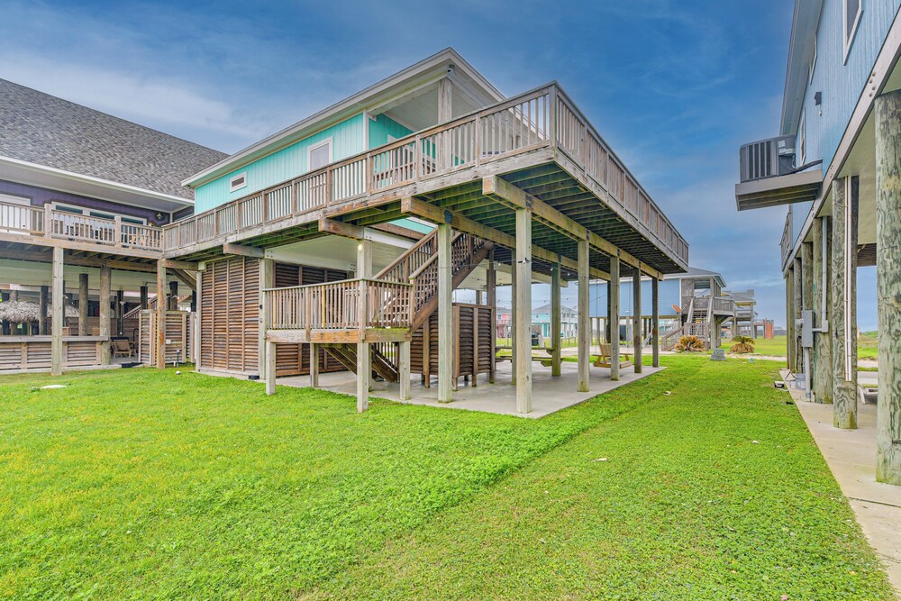 Gulf Views: Beachfront Bolivar Peninsula Escape!