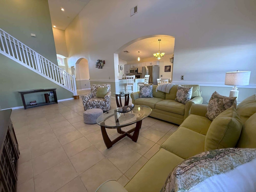 Spacious 5-bedroom Pool Villa in Southern Dunes