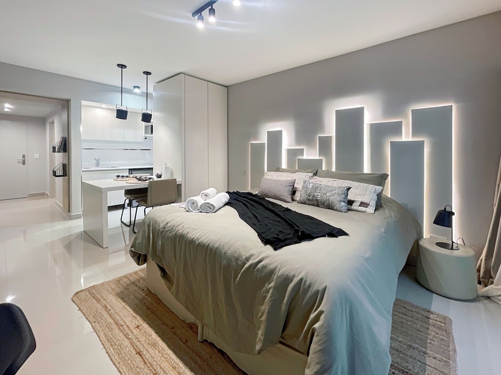 Ayres Suites Moreno