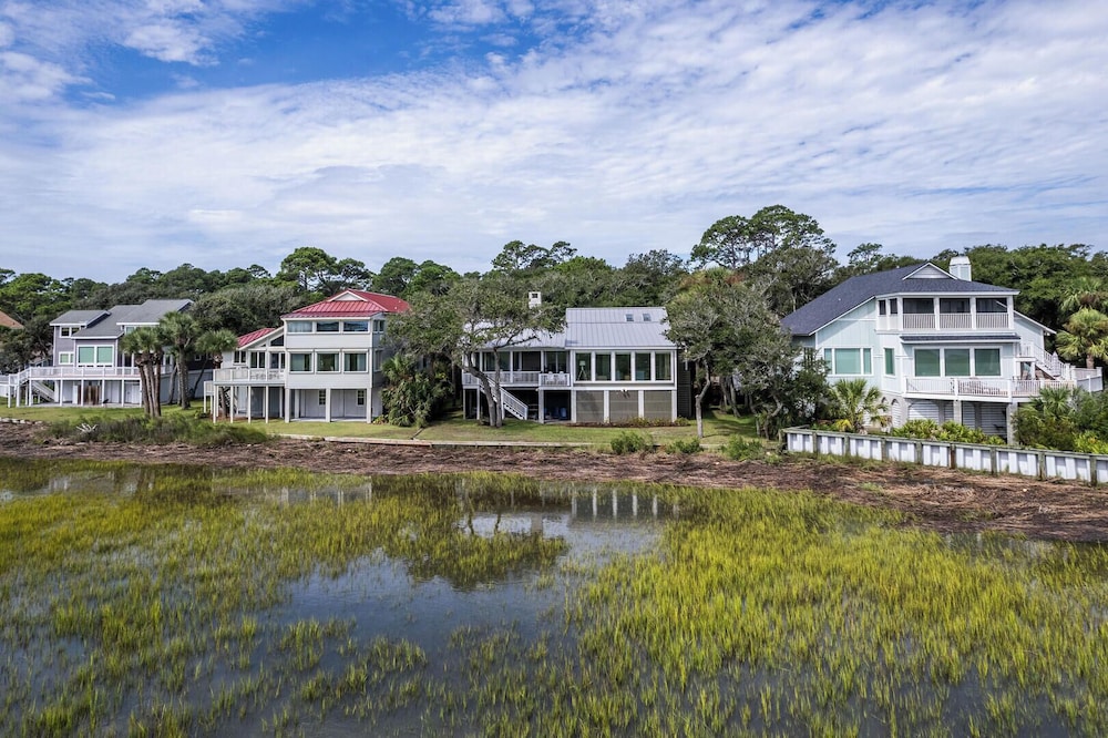 111 Cardinal Crest
