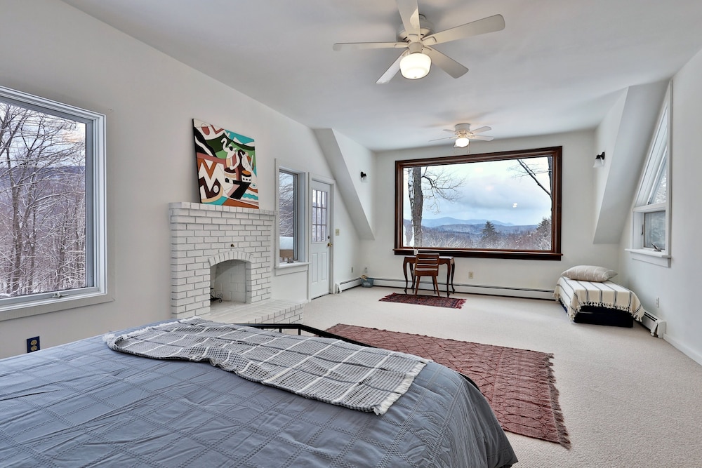 Mountainview Escape 4 Bedroom Home