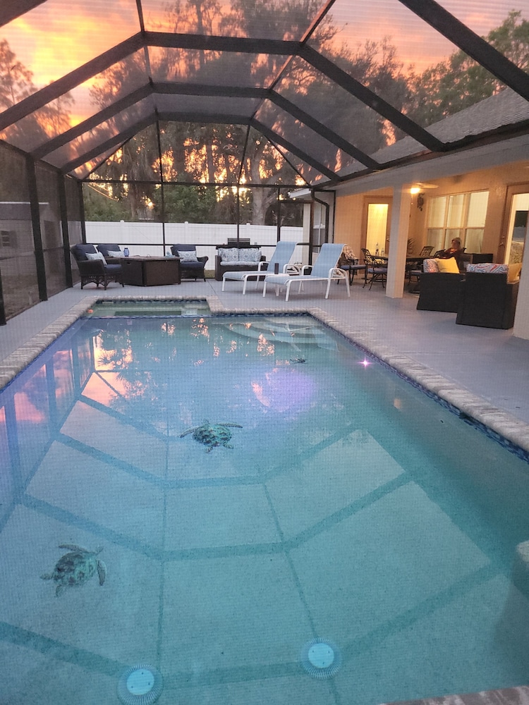 Spacious 4br Retreat With Heated Pool & Spa 4 Bedroom Home