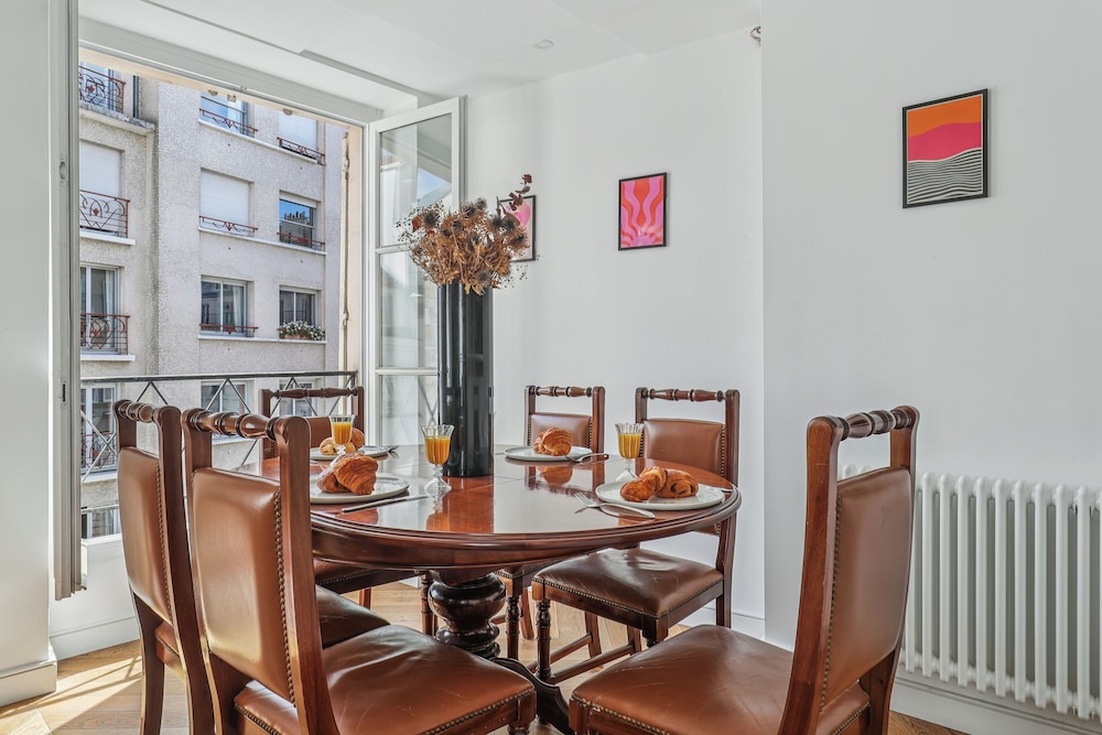 Chic 1BR Near Louvre & Musee d Orsay