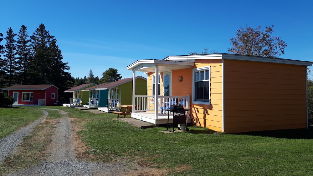 Atlantic View Motel and Cottages