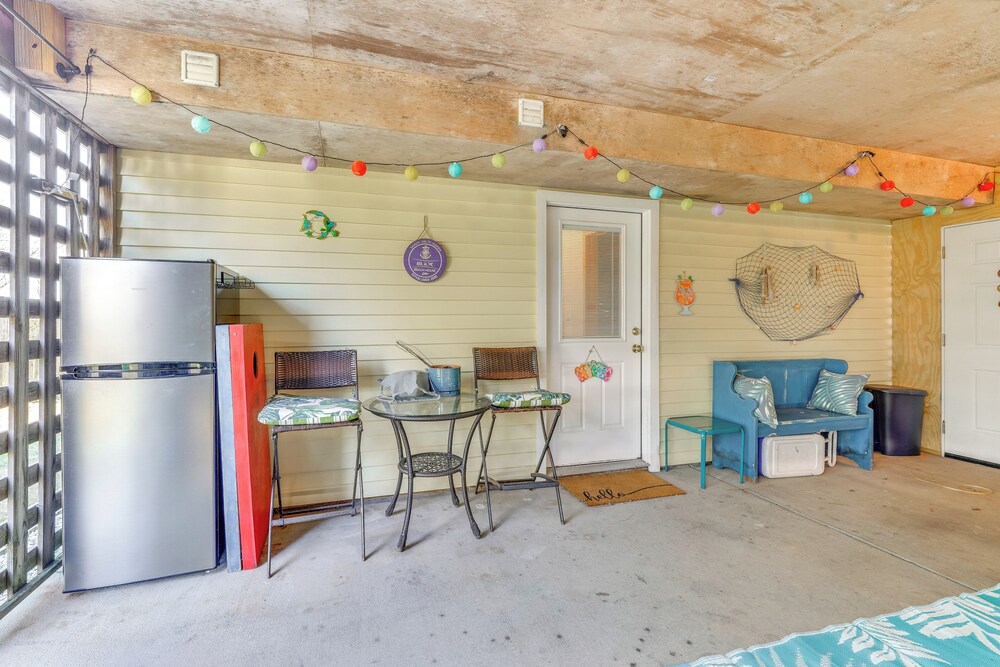 Walk to Pier: Spacious Coastal Home!