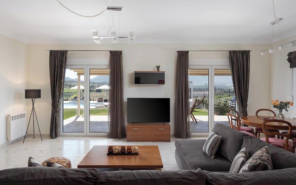 Ema's Guest House