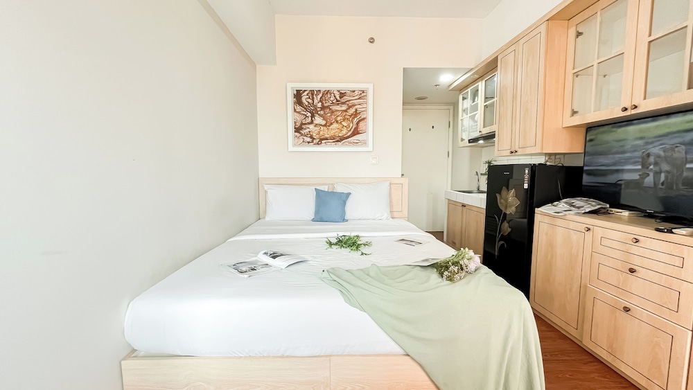 Cozy Studio Apartment Near Binus At Springlake Summarecon Bekasi