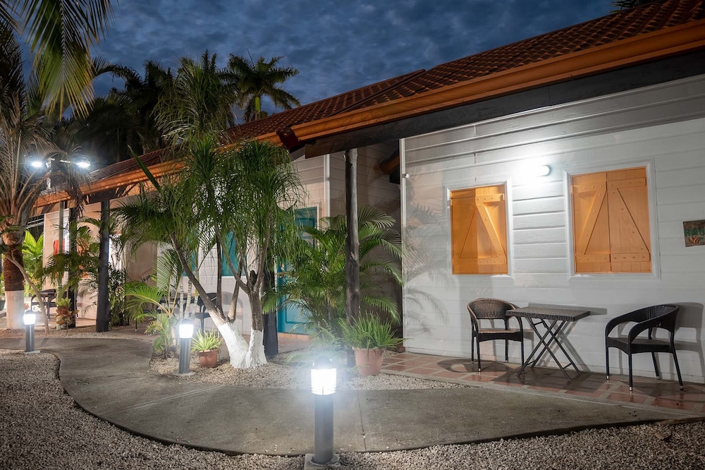 Hotel The Whiskey Howler - Image 1