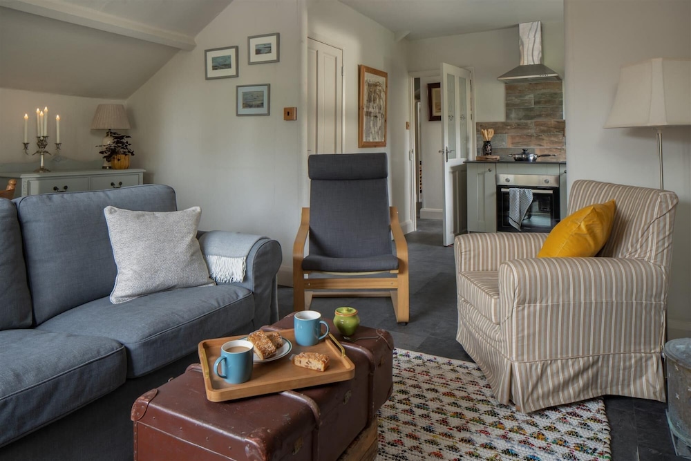 The Stables - Charming 15th-century Rural Bolthole view 5