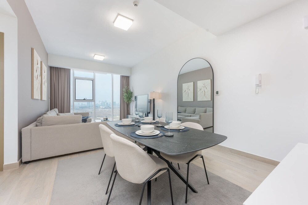 Sophisticated 1 Bedroom Apartment in Bloom Tower B