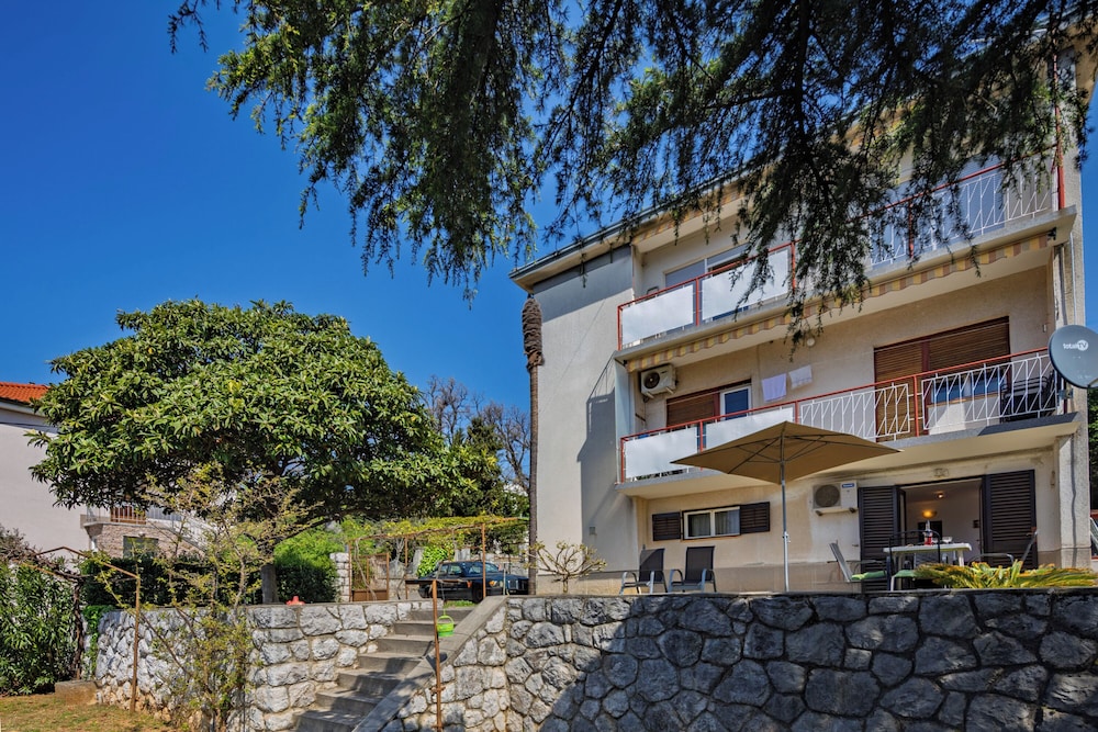 The Wave - Apt With Seaview and Garden