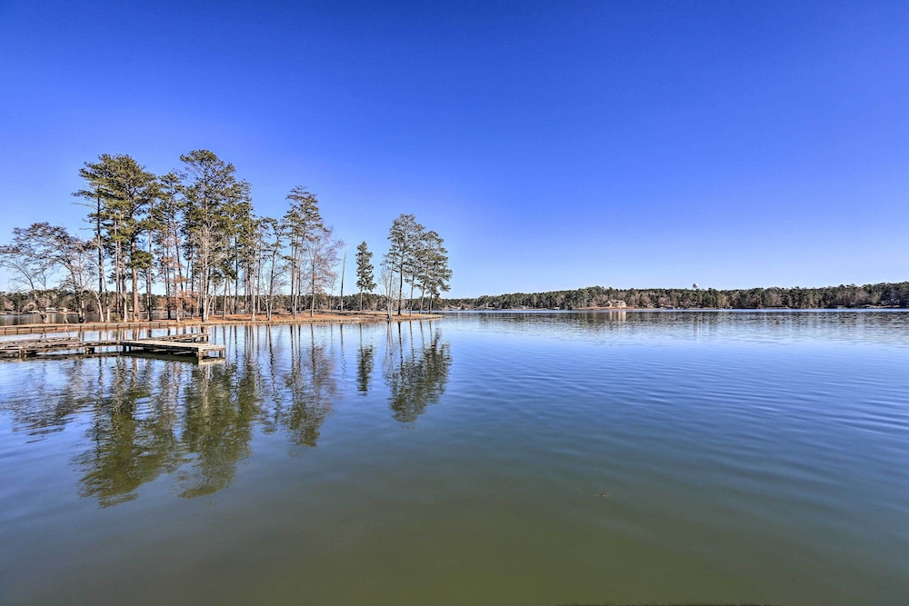 Milledgeville Vacations - Sparta Lake Home w/ Deck  Boating Access! - Property Image 10