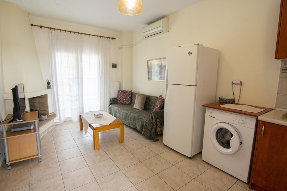 Liza Apartment by Travelpro Services view 4