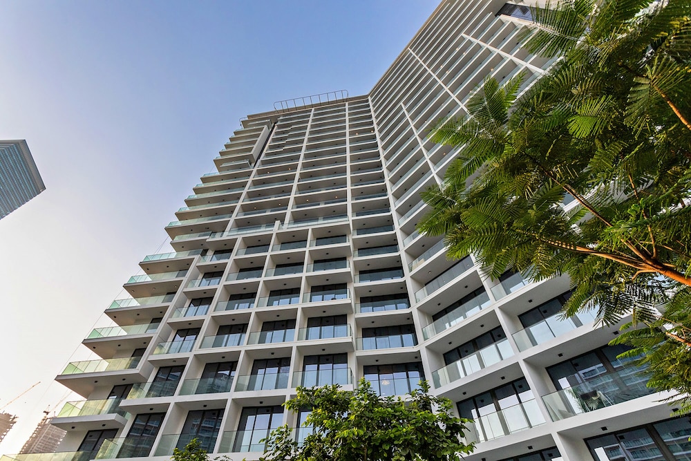 Modern Studio at Paragon