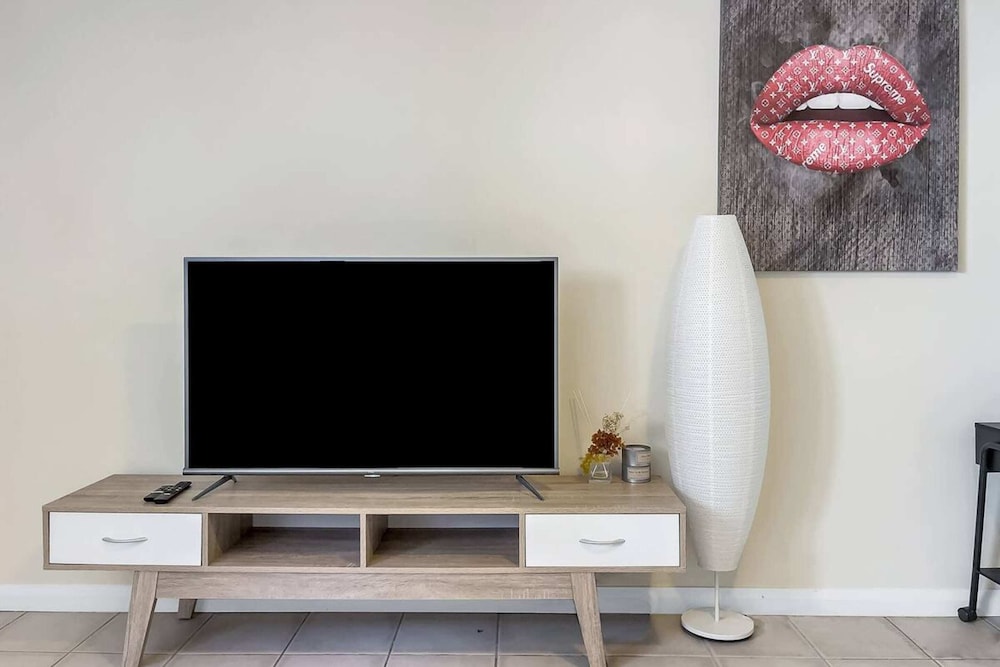 1BR Apartment Near Trendy Zetland