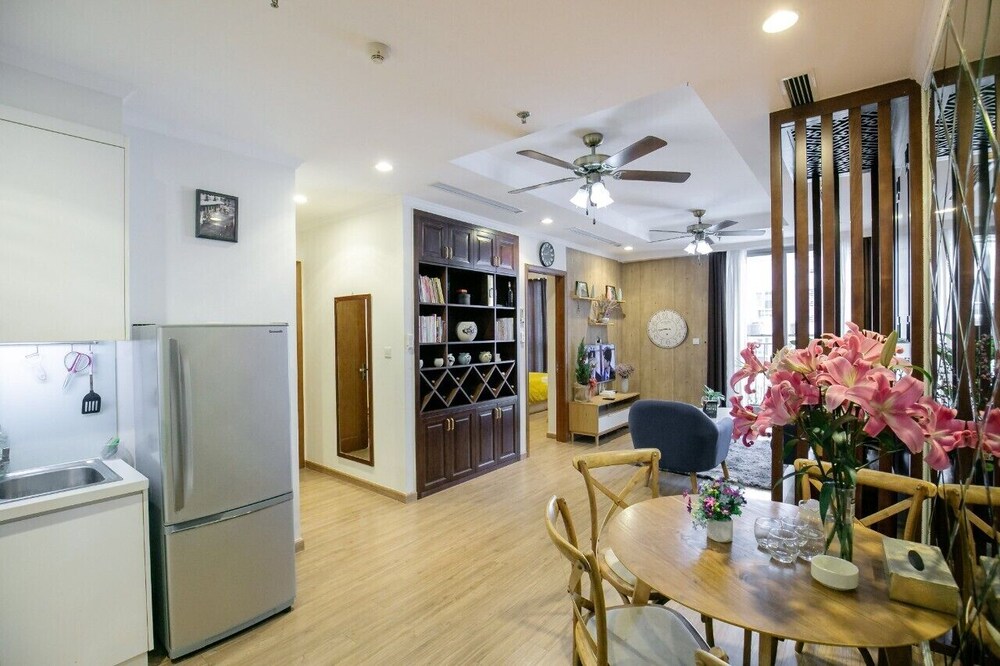 Bom Homestay Vinhomes Times City