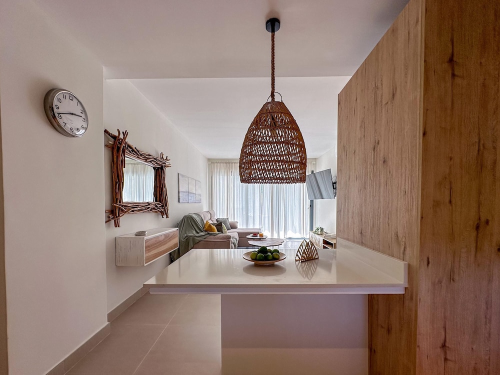 Cozy and Beautiful Apartment at the Beach