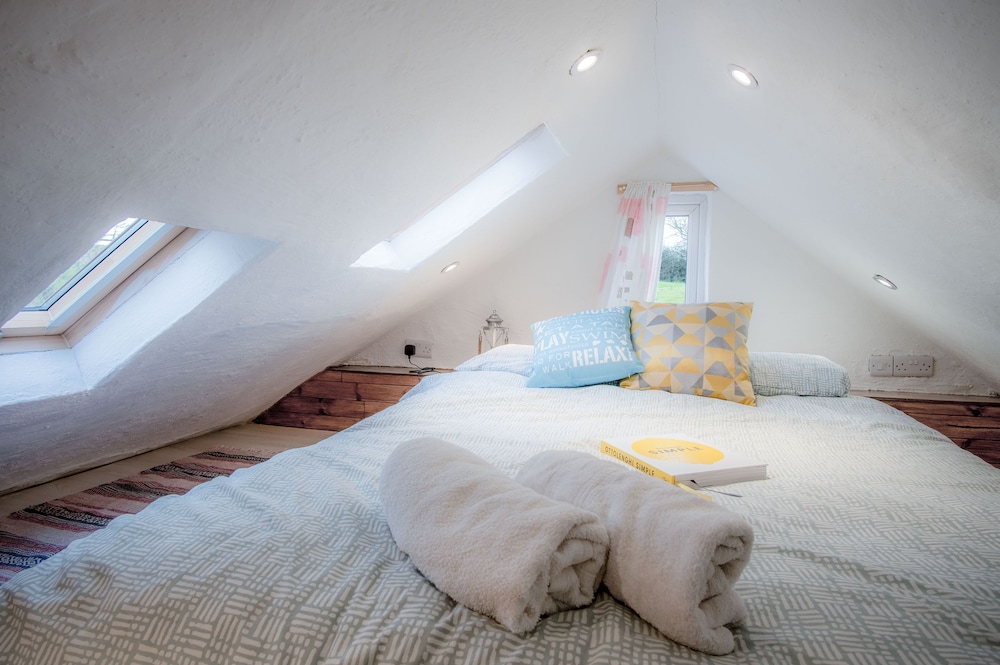 Pembroke Vacations - The Anchor Light - 1 Bed - Freshwest Beach Retreat - Property Image 3