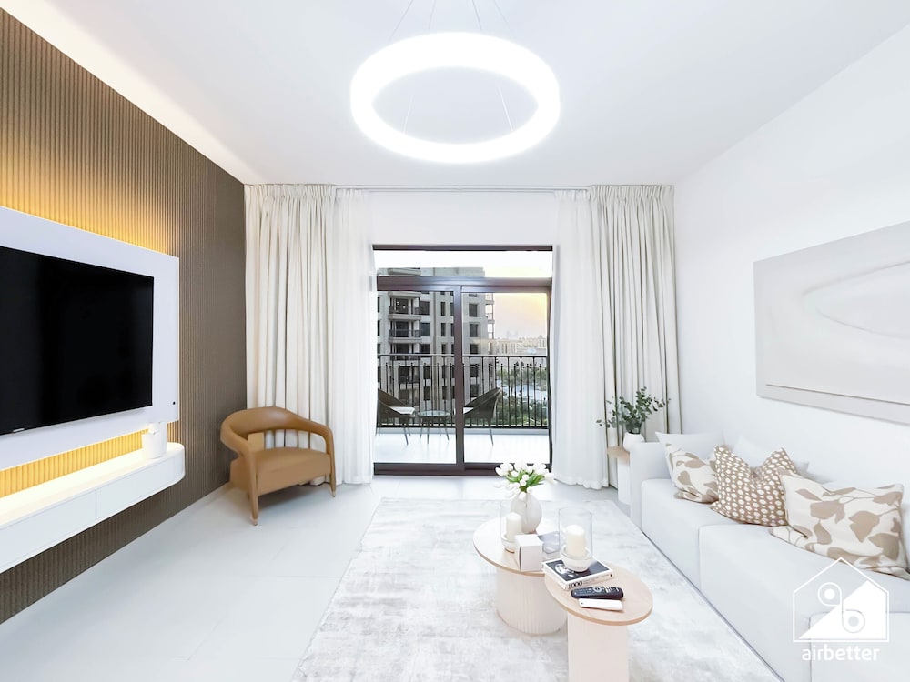 Luxury & Comfort 1B at Al Jadeel 2 Jumeirah Living
