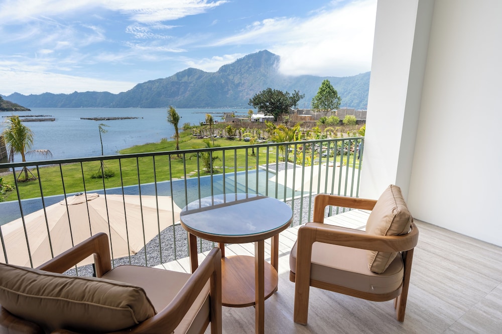 Tribhuwana Padma Lake Resort