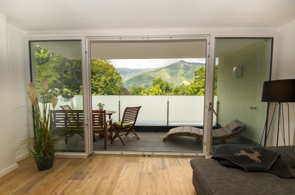 Finest Penthouse Waterside Zell am See