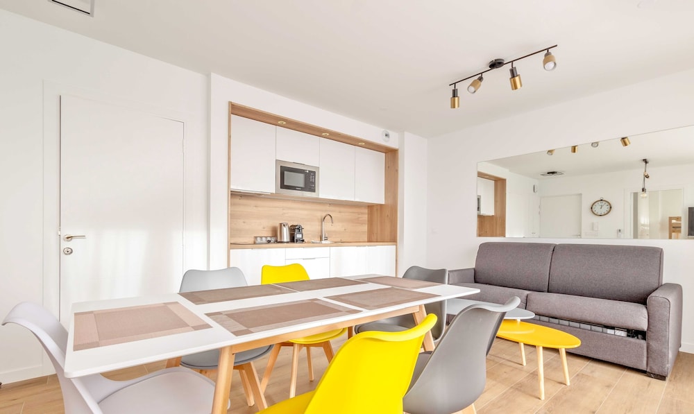 Modern Apt With Balcony-6p-close to Disney/paris