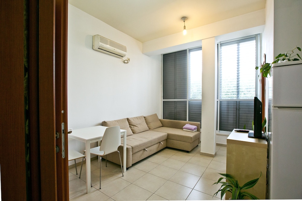 Apartment - Tel Aviv