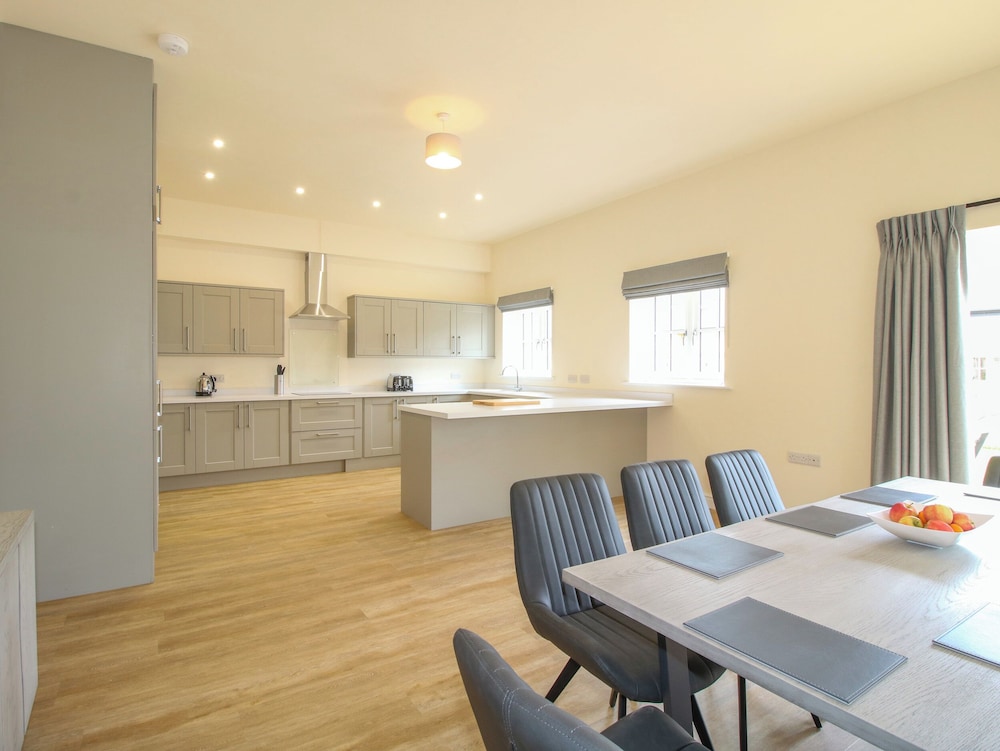 Doncaster Cottage