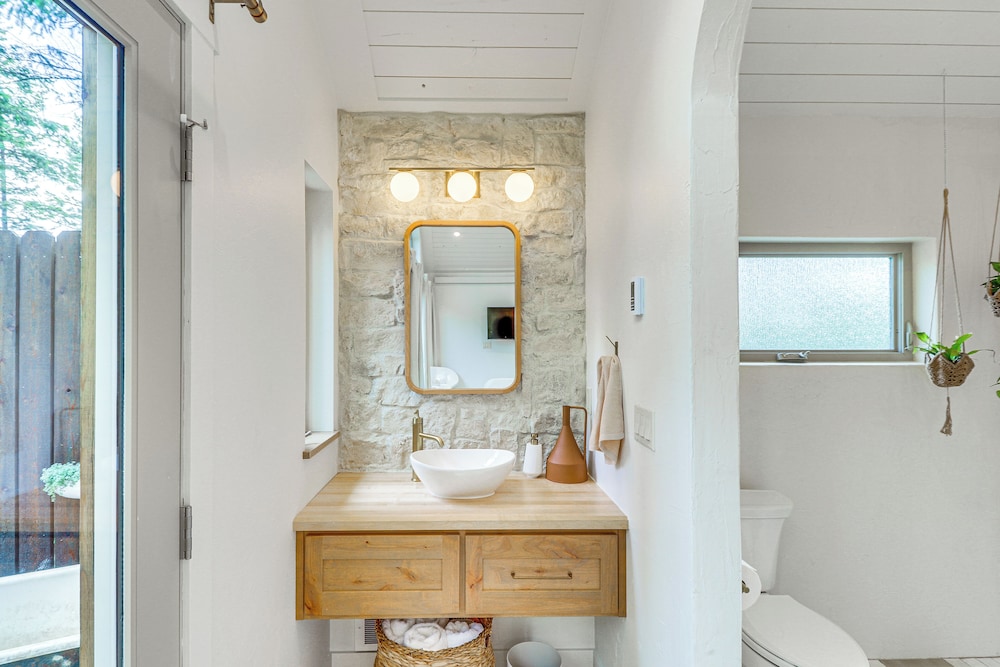 Dreamy Montana Cabin: Short Drive to Flathead Lake