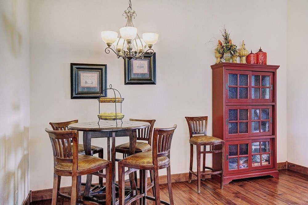 Mountain Majesty Manor 5 Bedroom Home by RedAwning