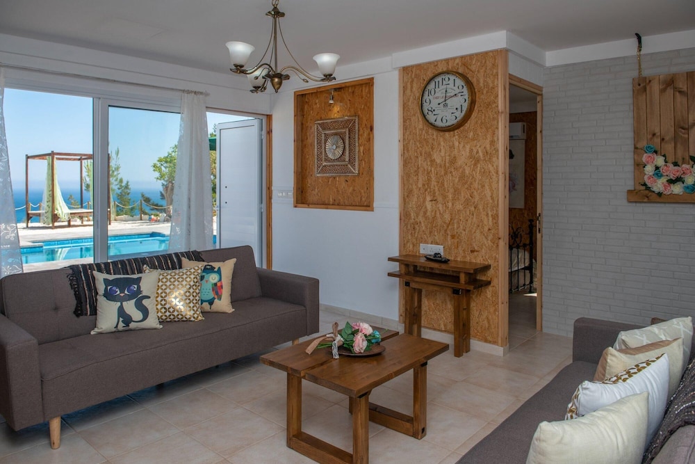 Villa Paradiso Sunset Private Pool Walk to Beach Sea Views A C Wifi - 3072