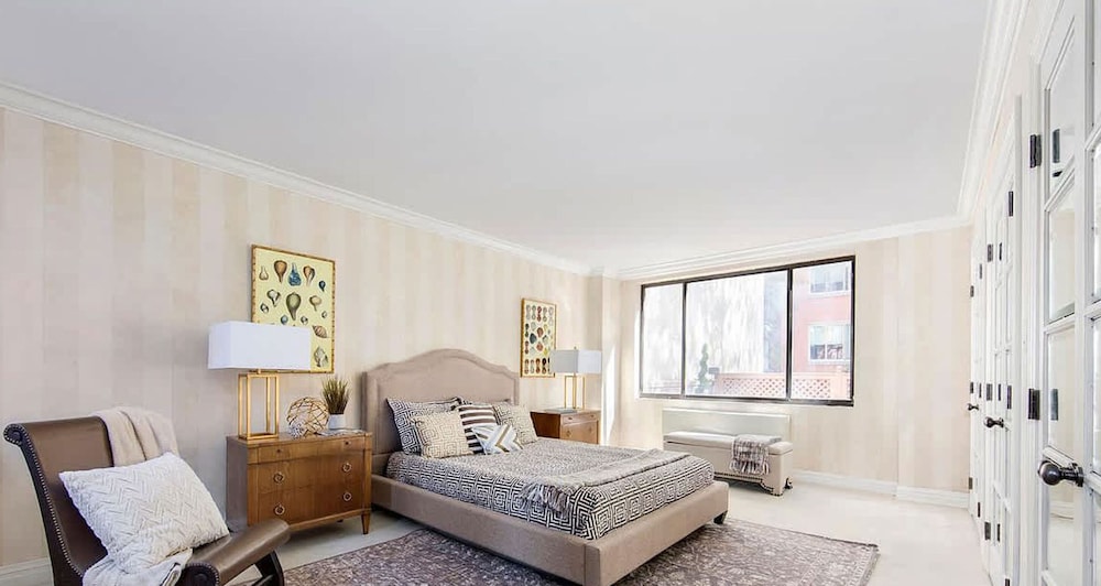 Downing Court by Rove 2BR Condo w Outdoor Spaces