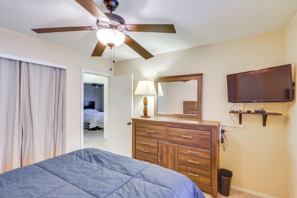 5 Mi to CO River: Home w/ Pool in Fort Mohave!